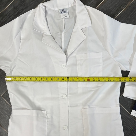 META White Lab Coat - Picture 7 of 9